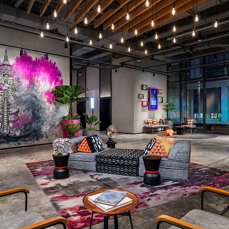 Готель Moxy Bangkok Ratchaprasong Екстер'єр фото