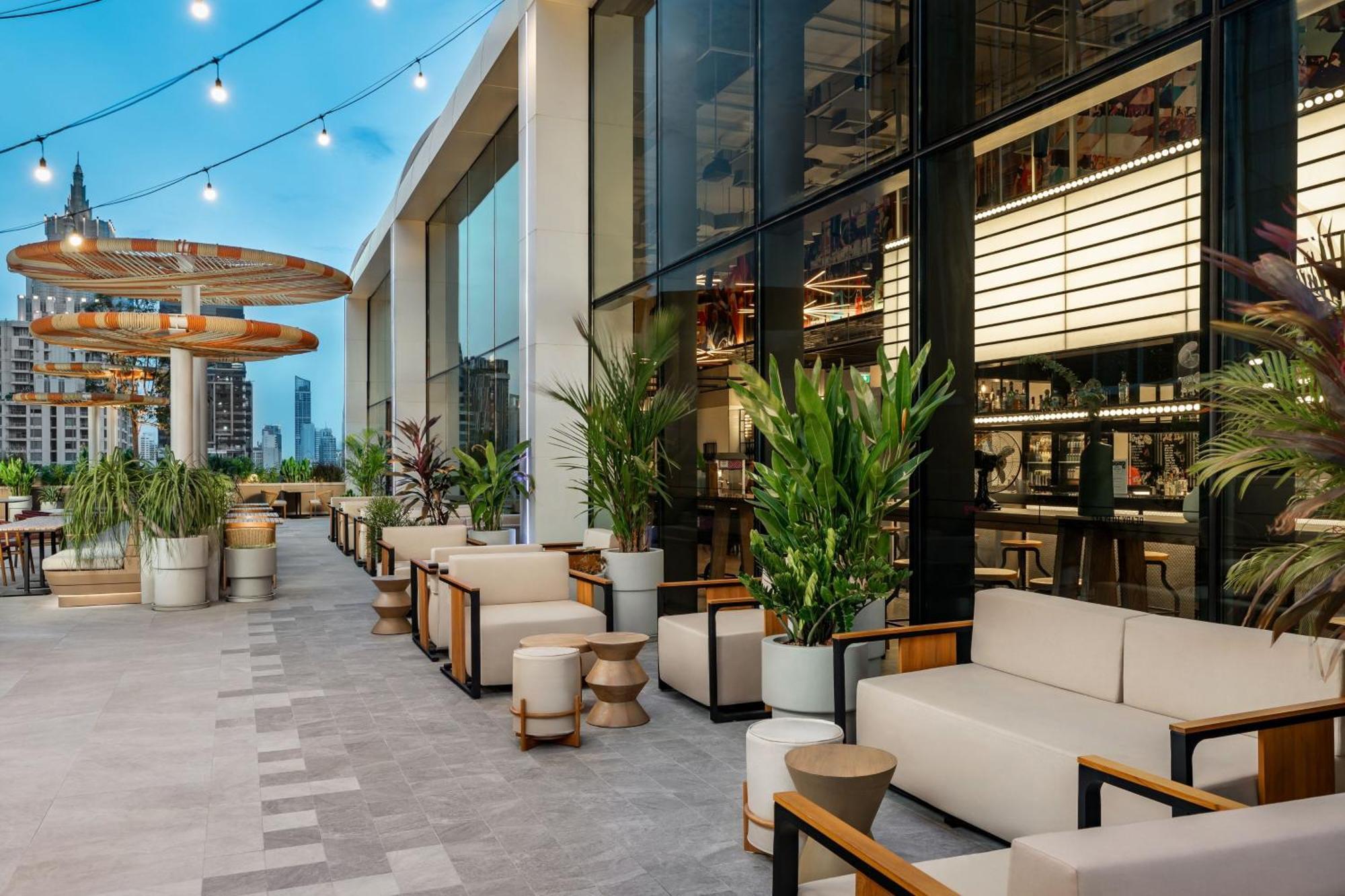 Готель Moxy Bangkok Ratchaprasong Екстер'єр фото