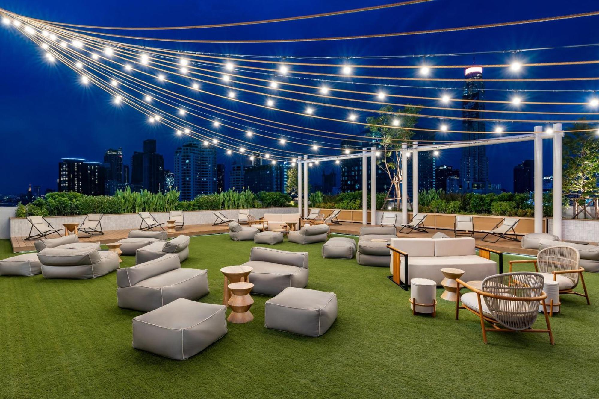 Готель Moxy Bangkok Ratchaprasong Екстер'єр фото