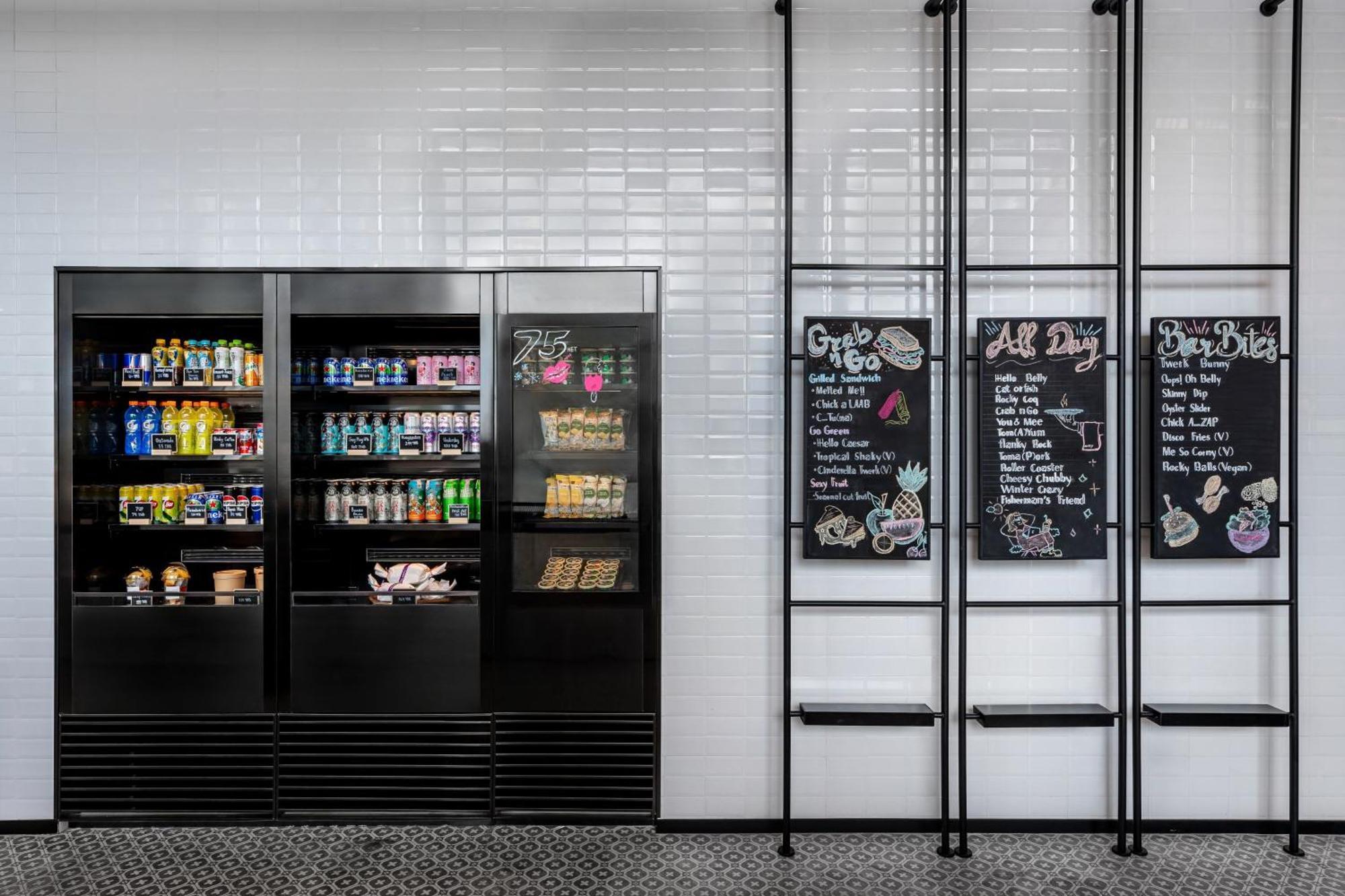 Готель Moxy Bangkok Ratchaprasong Екстер'єр фото