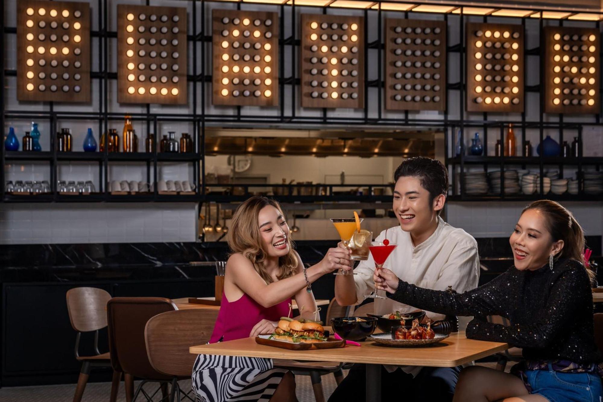 Готель Moxy Bangkok Ratchaprasong Екстер'єр фото