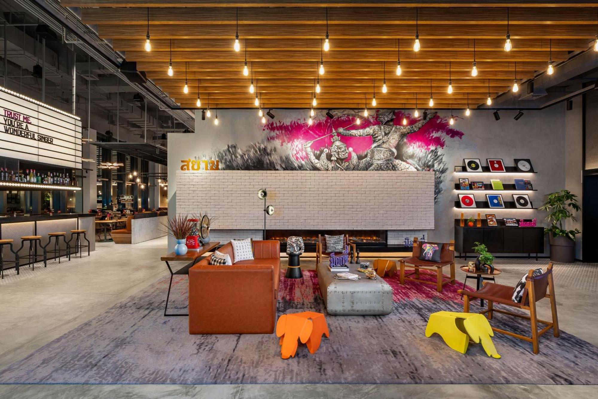 Готель Moxy Bangkok Ratchaprasong Екстер'єр фото
