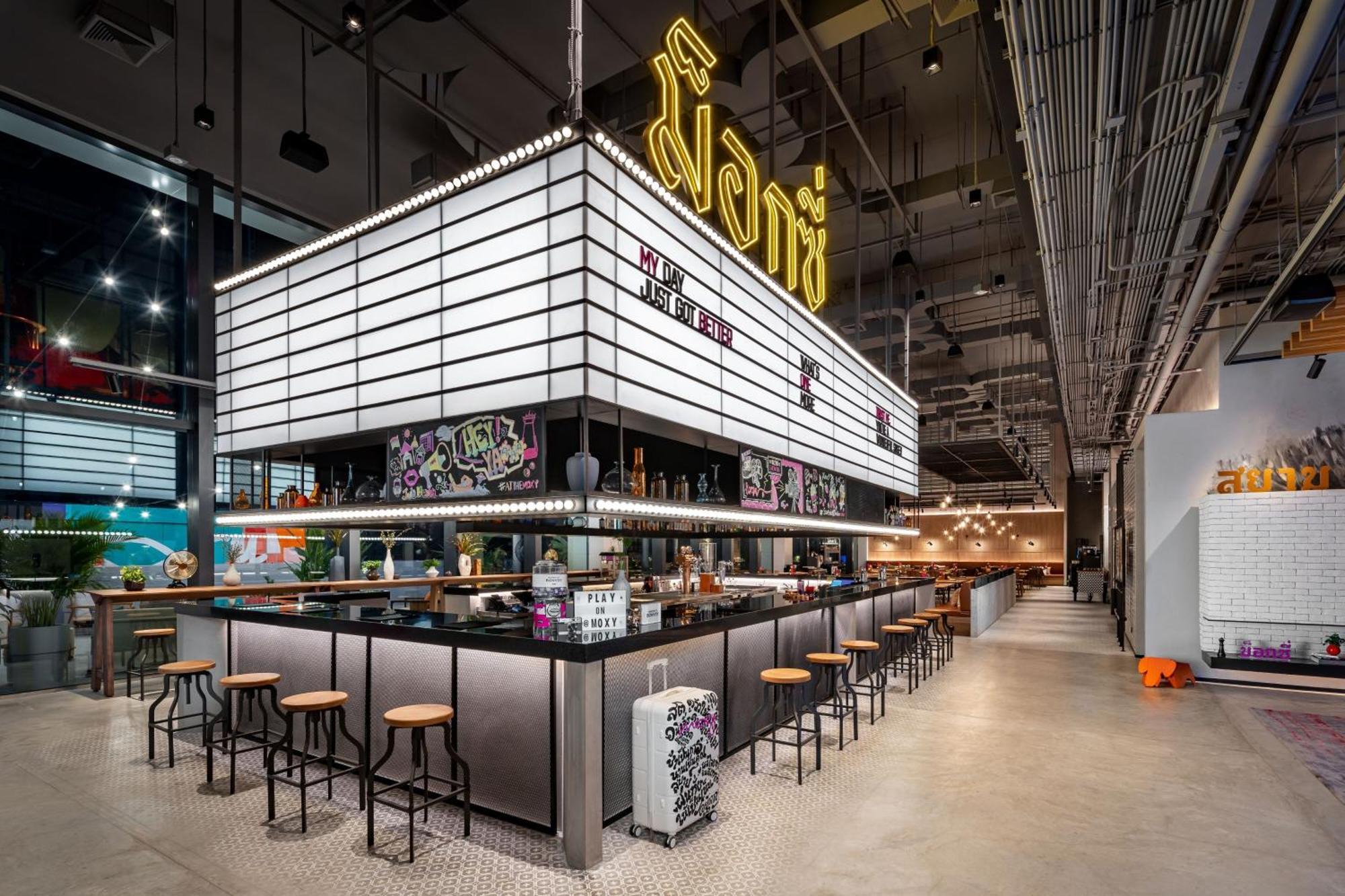 Готель Moxy Bangkok Ratchaprasong Екстер'єр фото