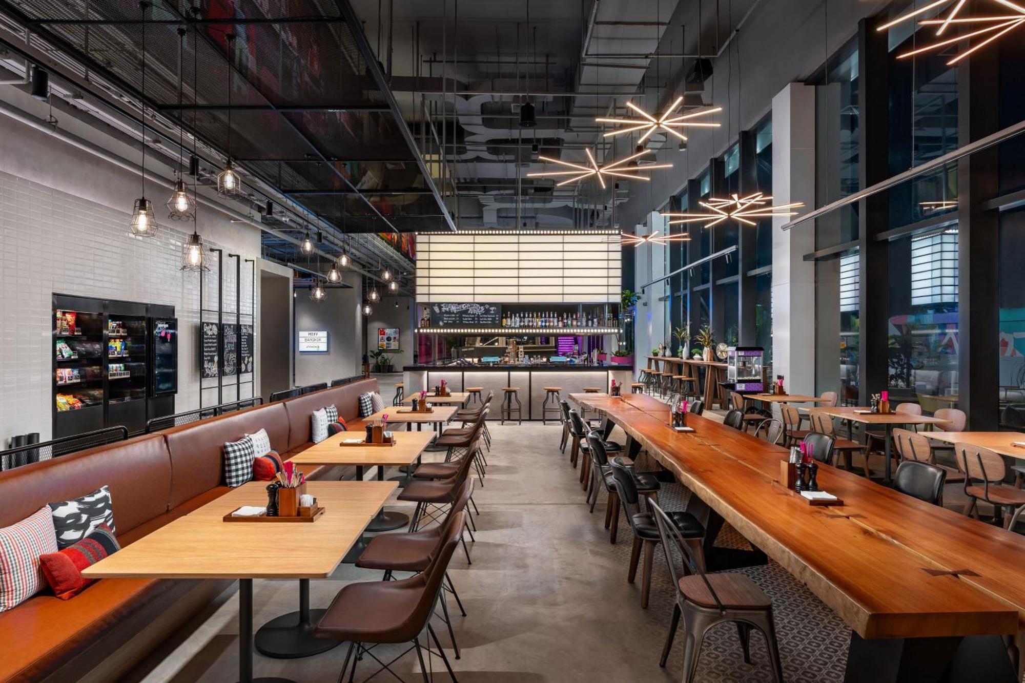 Готель Moxy Bangkok Ratchaprasong Екстер'єр фото