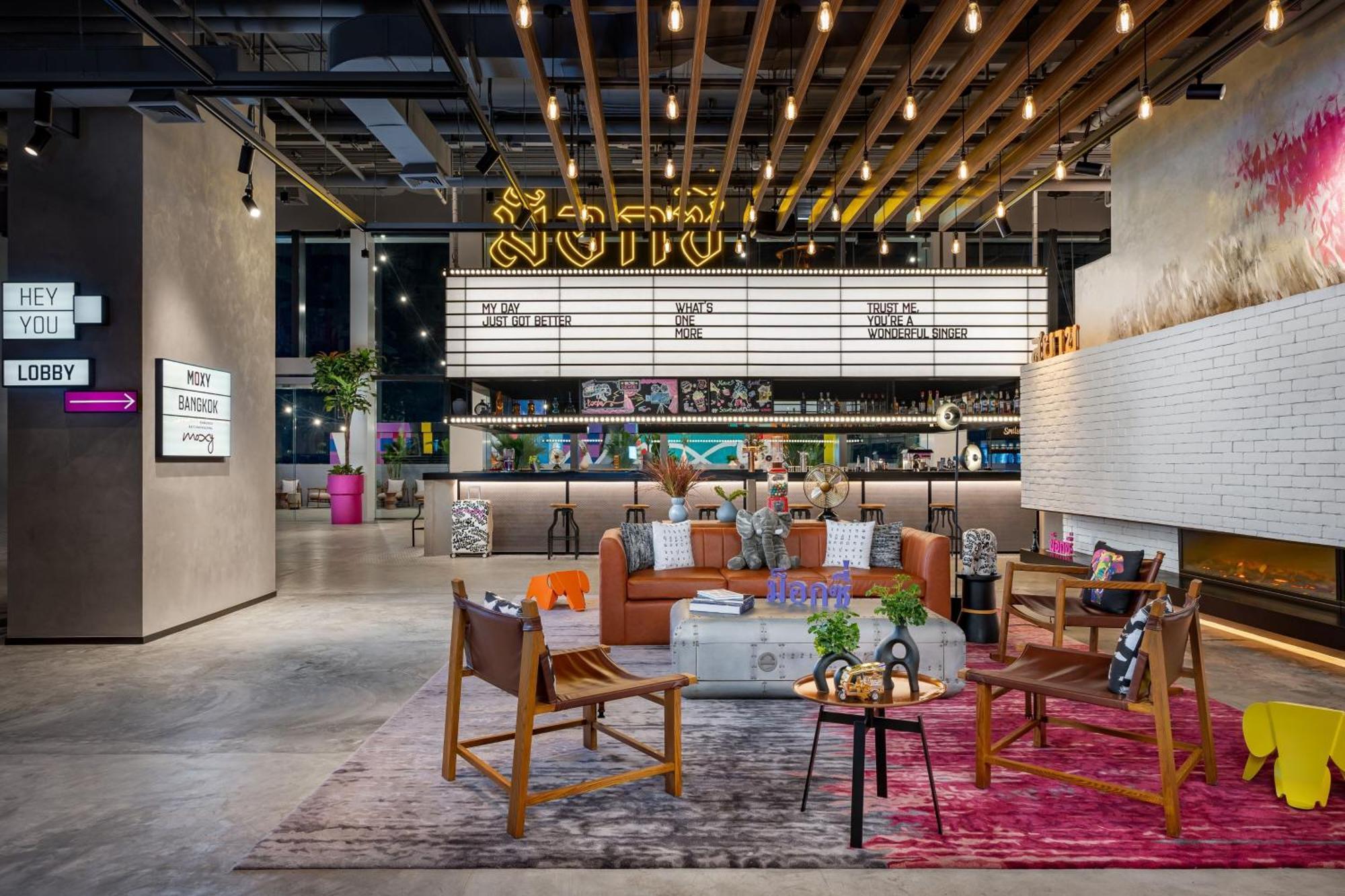 Готель Moxy Bangkok Ratchaprasong Екстер'єр фото