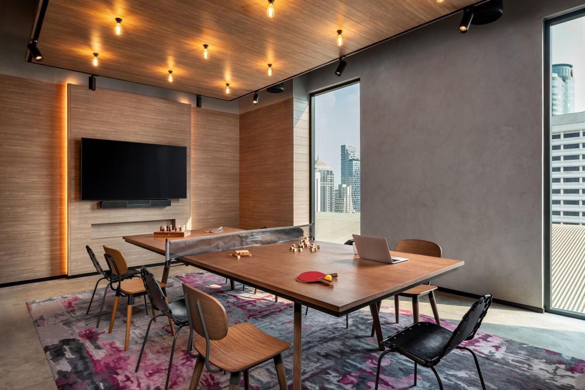 Готель Moxy Bangkok Ratchaprasong Екстер'єр фото