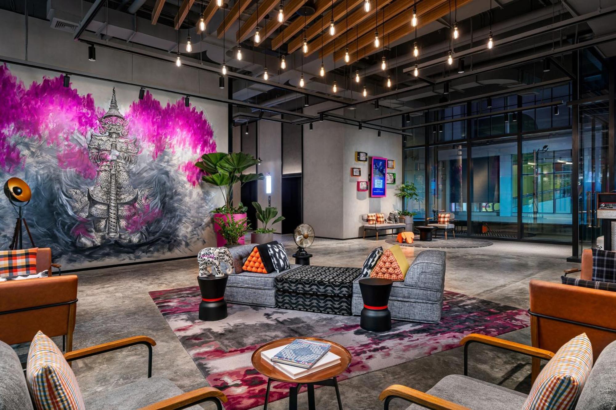 Готель Moxy Bangkok Ratchaprasong Екстер'єр фото