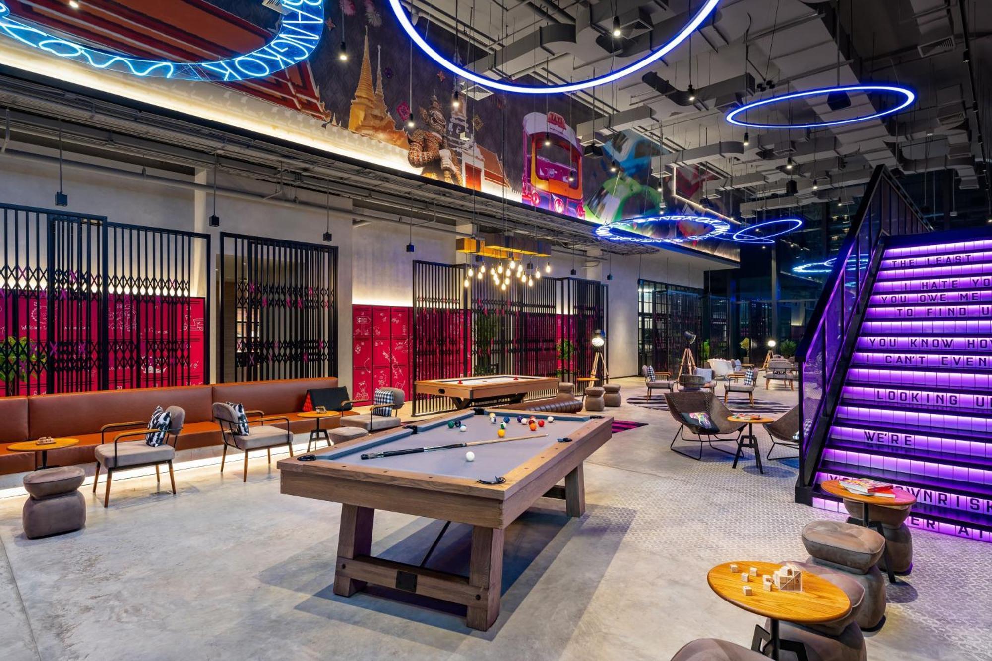 Готель Moxy Bangkok Ratchaprasong Екстер'єр фото