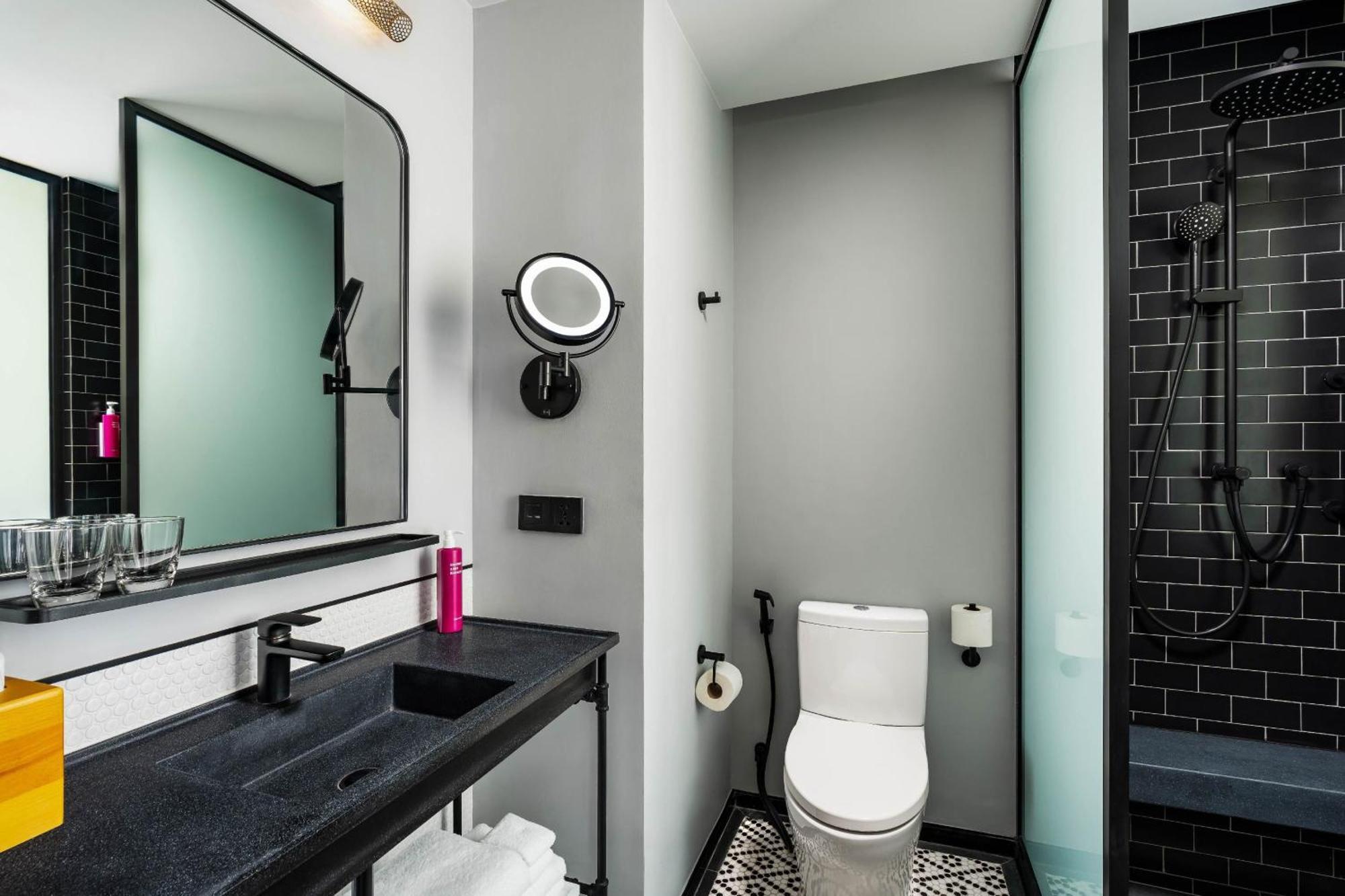 Готель Moxy Bangkok Ratchaprasong Екстер'єр фото